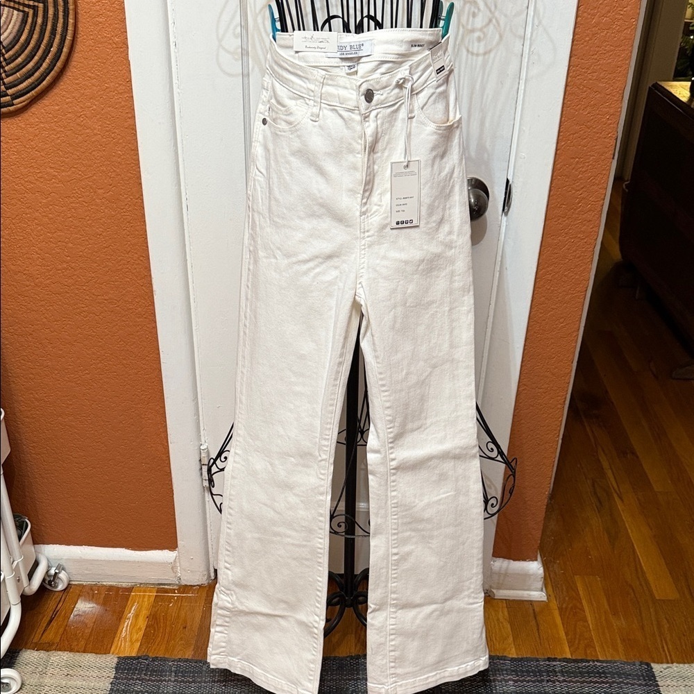 NWT Judy Blue Women's Off-White Flare Jeans-Sz 28